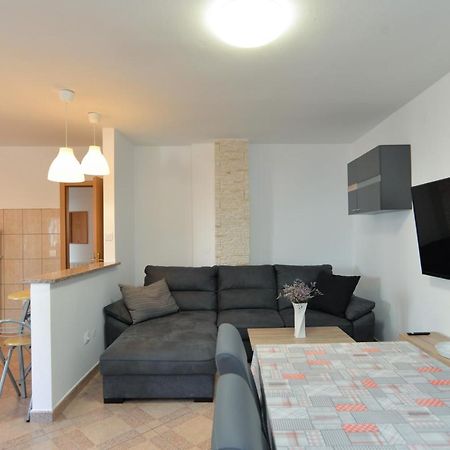 Apartments Milena 436 Fazana Exterior photo