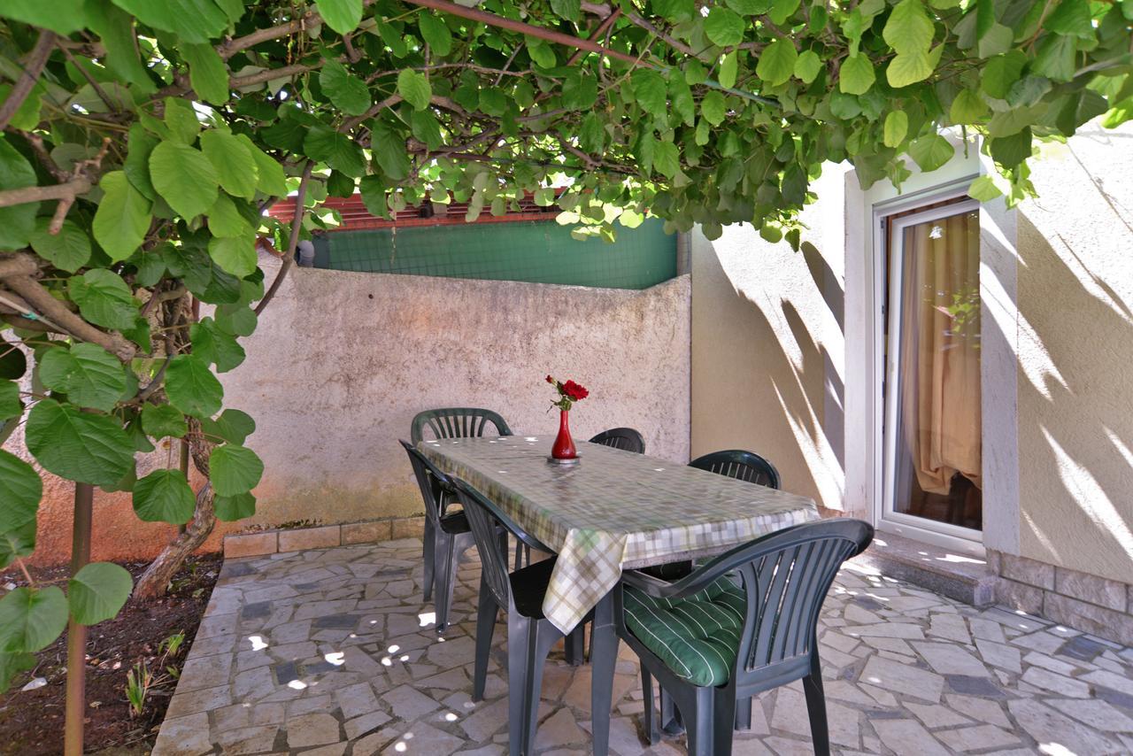 Apartments Milena 436 Fazana Exterior photo
