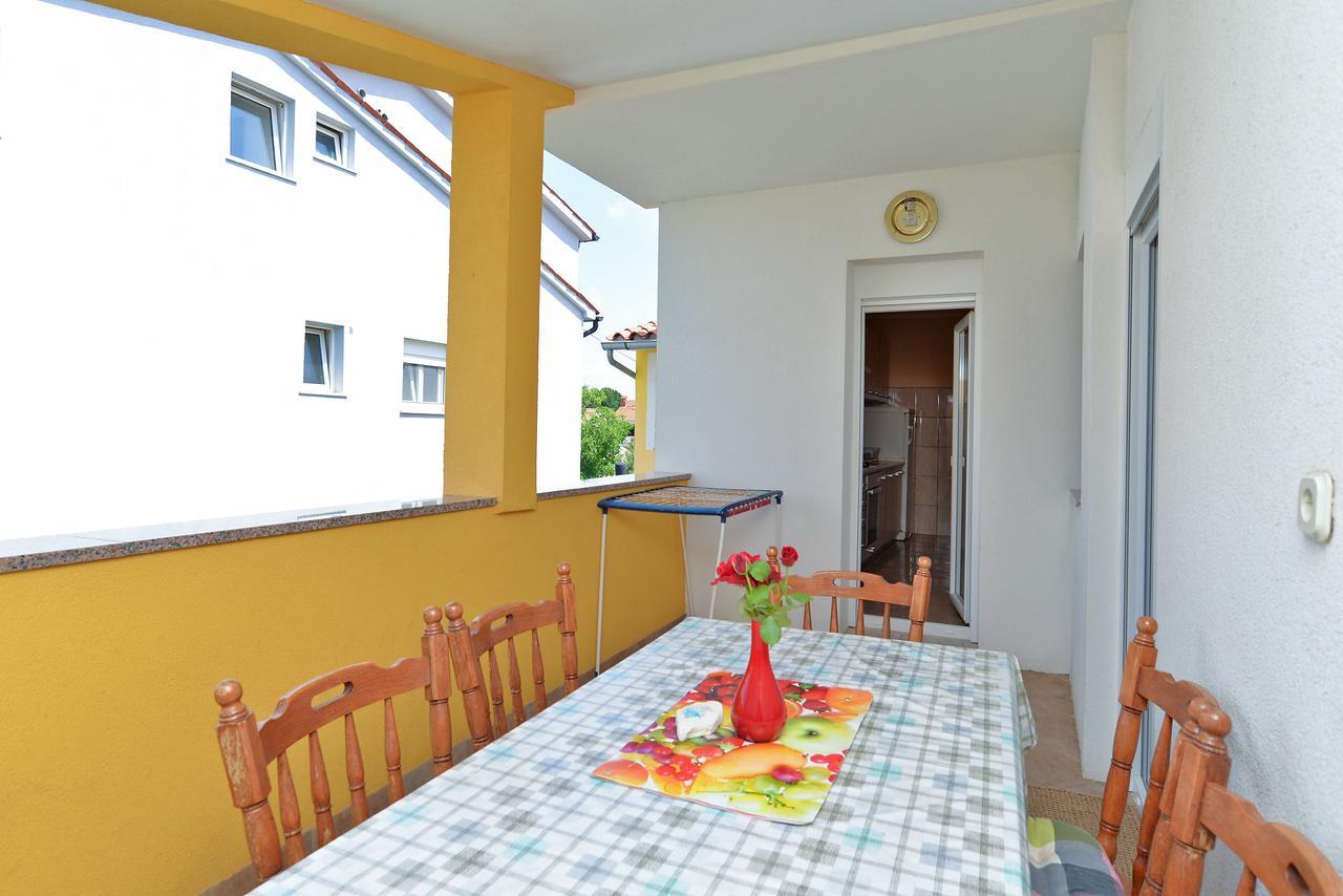 Apartments Milena 436 Fazana Exterior photo